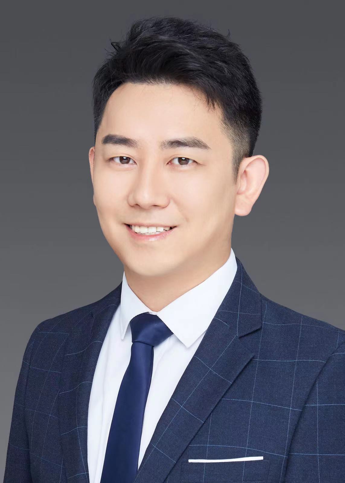 财经频道第一时间男主持人是什么名字的简单介绍