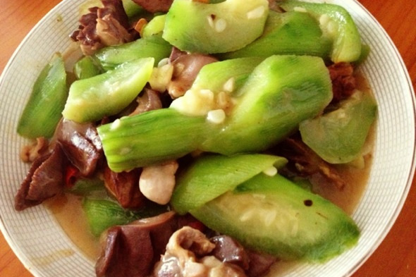 鸡杂炒丝瓜