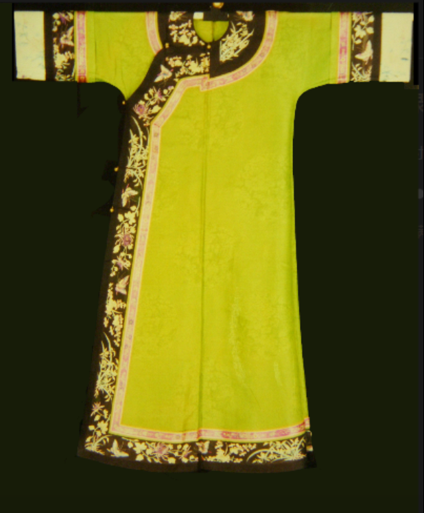 满族绿纱旗袍是清代时期的一件文物,现收藏于上海博物馆.