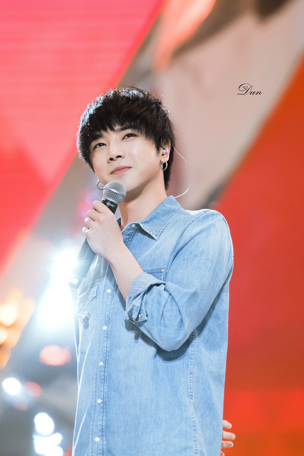  p>华晨宇,1990年2月7日生于湖北省十堰市,中国内地流行乐男歌手,作曲