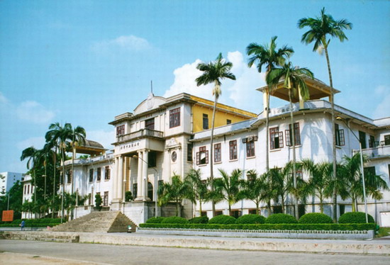  p>台山市第一中学,简称台山一中,俗称台中,创建于1909年,是一所由