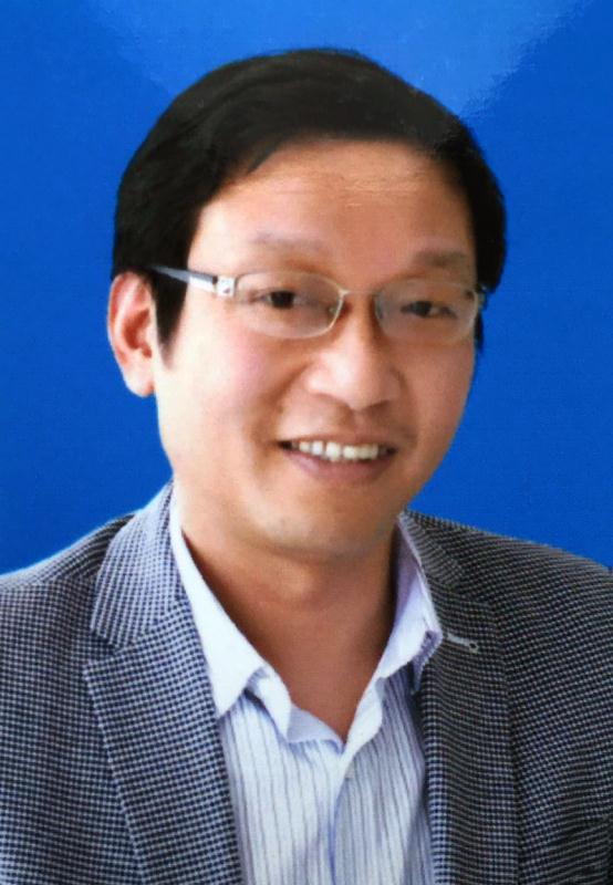 1989年7月入党,本科学历,现任宿松县文广新局党组书记,局长