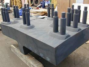  p>冷却壁是高炉普遍采用的一种冷却器形式,根据其材质不同分为铸铁