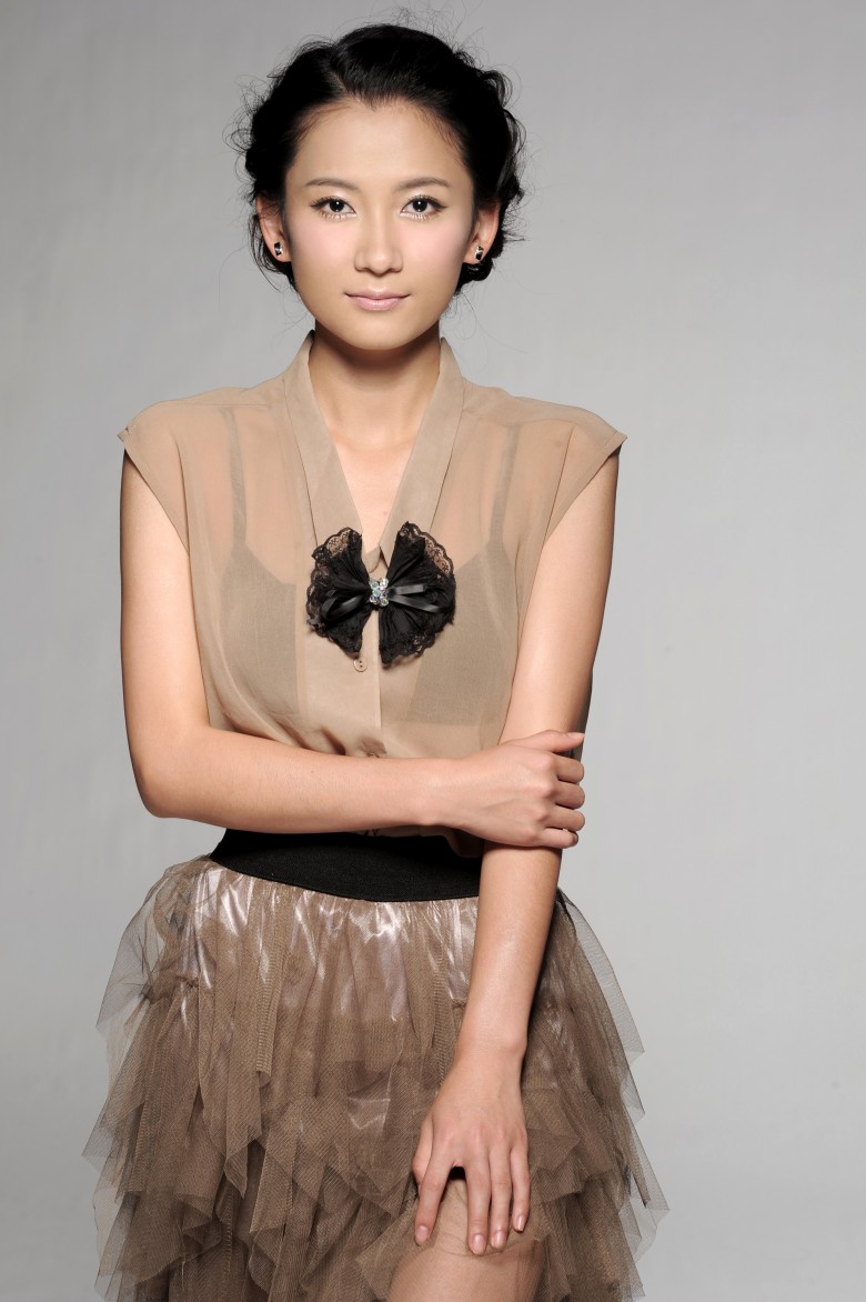 0nbaoi5c">罗忆楠,1985年7月26日出生于浙江省杭州市,中国内地女演员