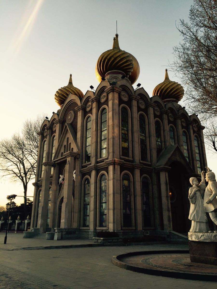  p>怪楼奇园座落于北戴河海滨百花山上,为 a target="_blank" href="