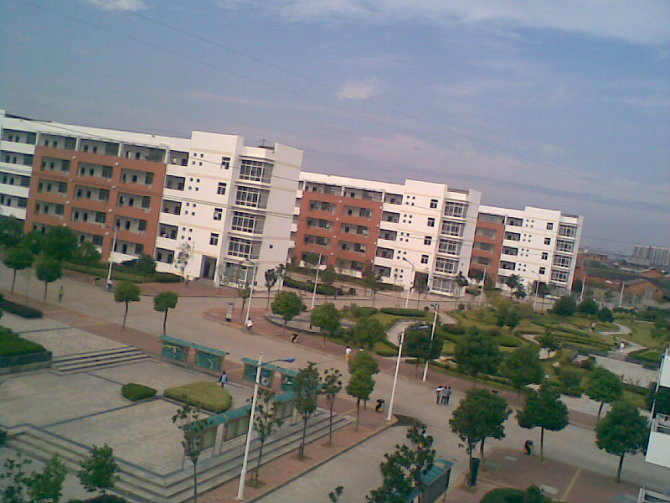 南昌县莲塘一中