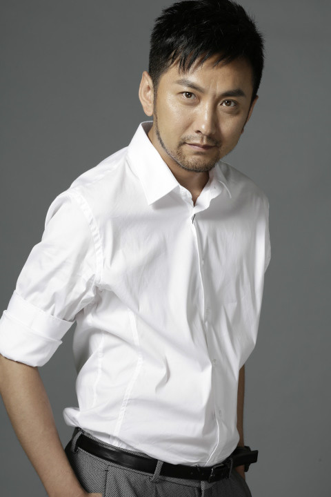  p data-id="gnwkd4vxeg">李华,男,青年演员,毕业于中央戏剧学院2001