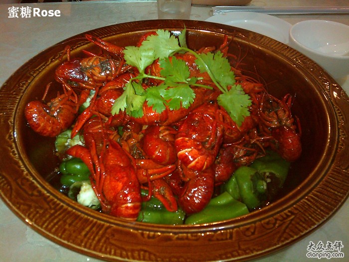  p>盱眙红大龙虾(碑亭巷店)是一家江浙菜馆,位于南京市玄武区碑亭巷