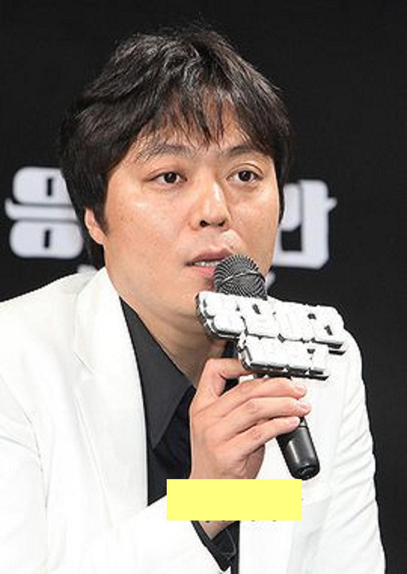  p>申源浩,1975年8月28日出生于韩国首尔,韩国导演,制作人,毕业于首尔