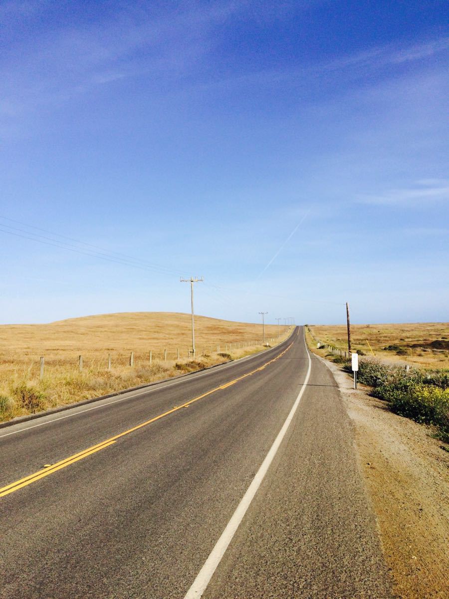  p>地点为美国加州,1号公路(highway 1)的设计者想得非常周到,只要是
