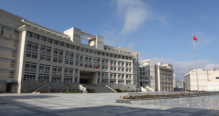  p data-id="gnb1eh9oso">巴东县第一高级中学(简称巴东一中)始建于