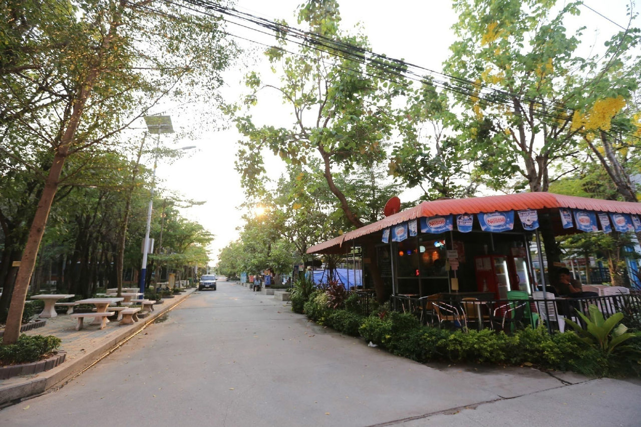 曼谷吞武里大学