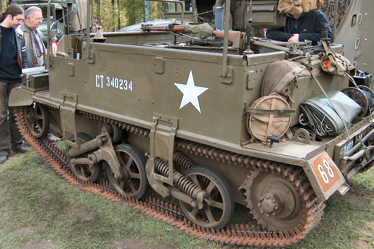  p>布伦机枪运载车( i>bren /i>  i>gun /i>  i>carrier /i>)是一种