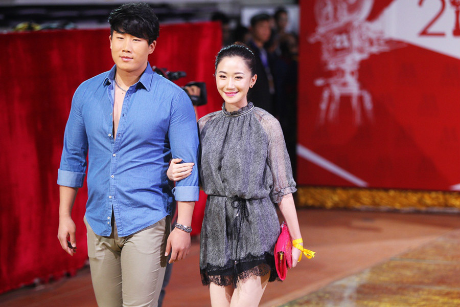  p data-id="gnrwpu6qic">司珂华(原名司光敏)中国大陆女演员,1988年9