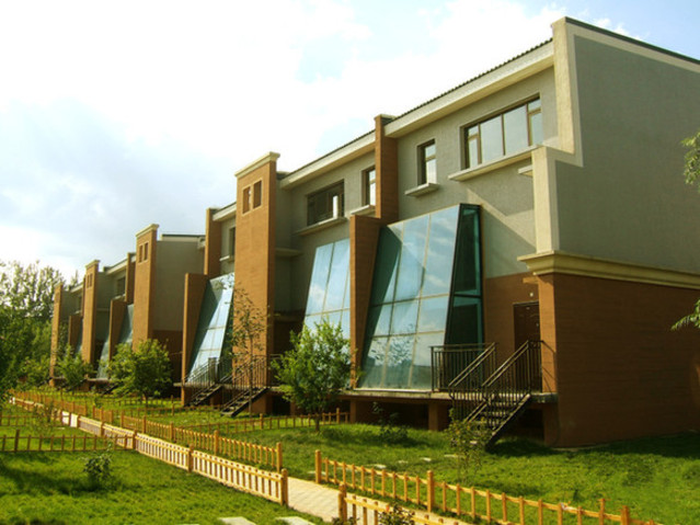 密云县新北路27号  方位:东北六环以外  建筑类型:欧式联排别墅  物业