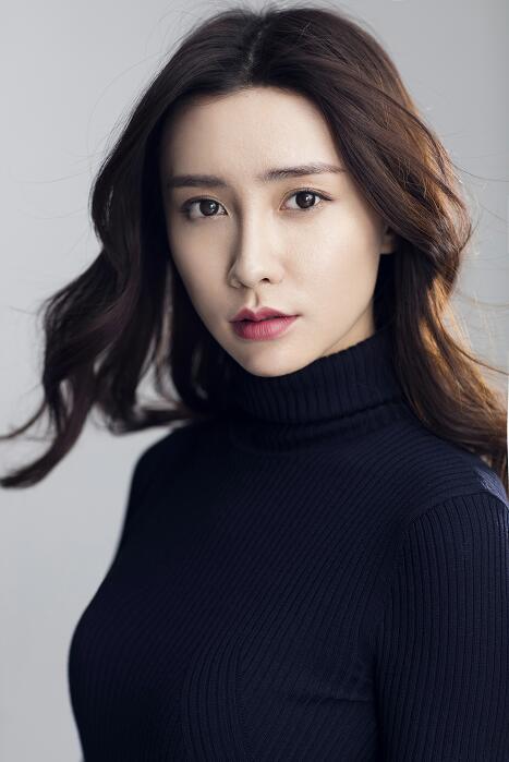 本名马秋梓,1988年2月29日出生于北京市,中国内地女演员,毕业于 a