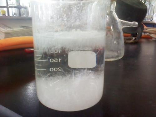  p>重结晶是将晶体溶于溶剂或熔融以后,又重新从溶液或熔体中结晶的