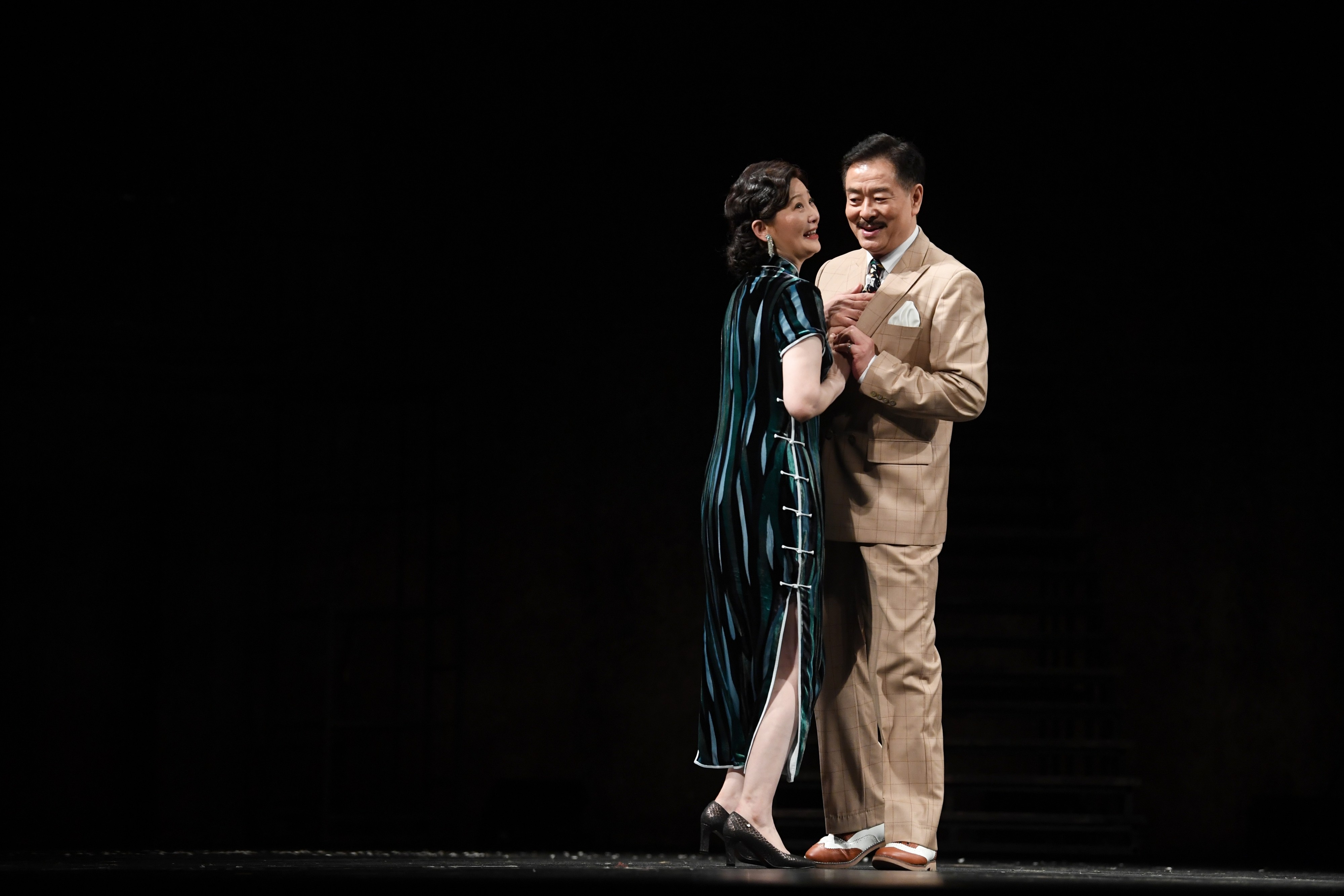 人艺舞台再现经典，徐帆称这是她最后一次主演《阮玲玉》_百科TA说