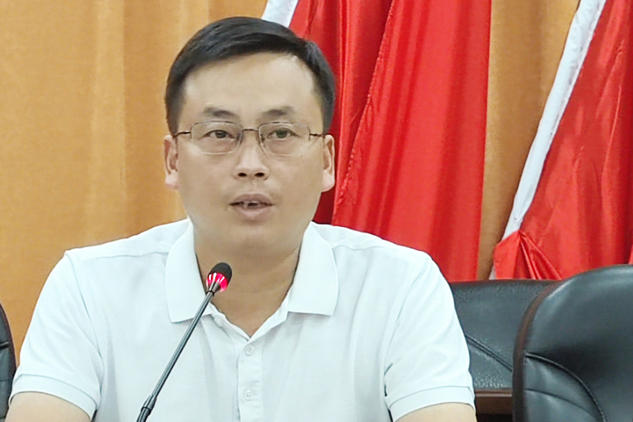  /p> p>现任泉州市安溪县参内镇党委副书记,镇长. /p>