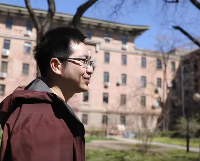 ="uenfloo3o7wc">李龙,男,黑龙江哈尔滨人,1989年生,2008级清华毕业生