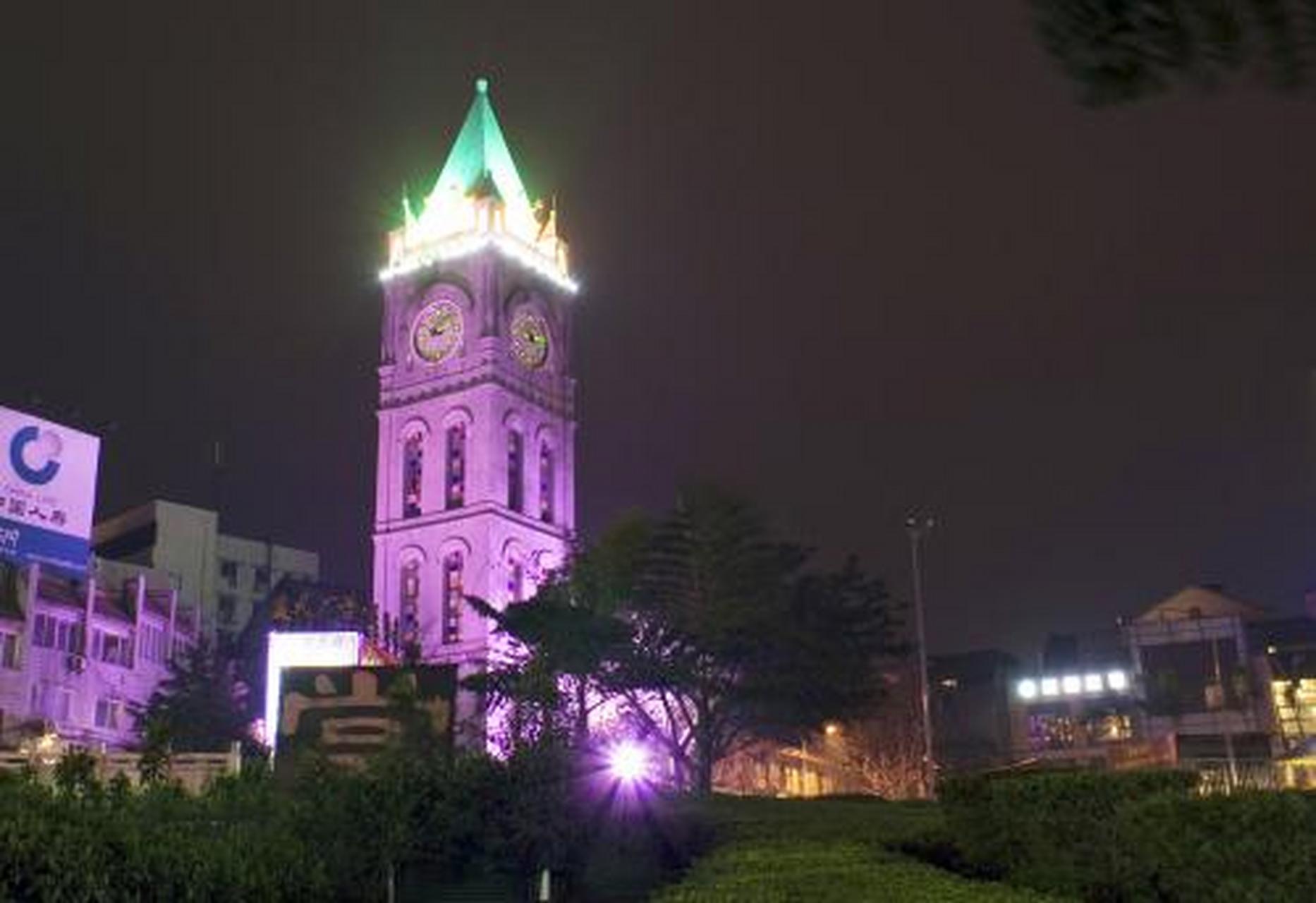 中鼓楼,位于四川省泸州市江阳区花园路8号,现建筑面积40
