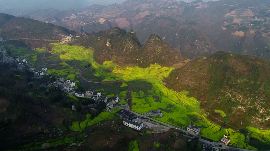  p>法书村位于金海湖新区双山镇东南面,距离双山镇政府9公里,距 a