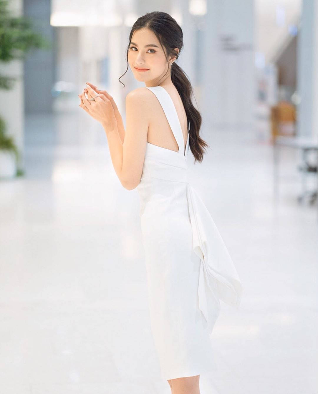 沃乐拉浓(grace),1997年9月23日出生于泰国曼谷,泰国新生代女演员