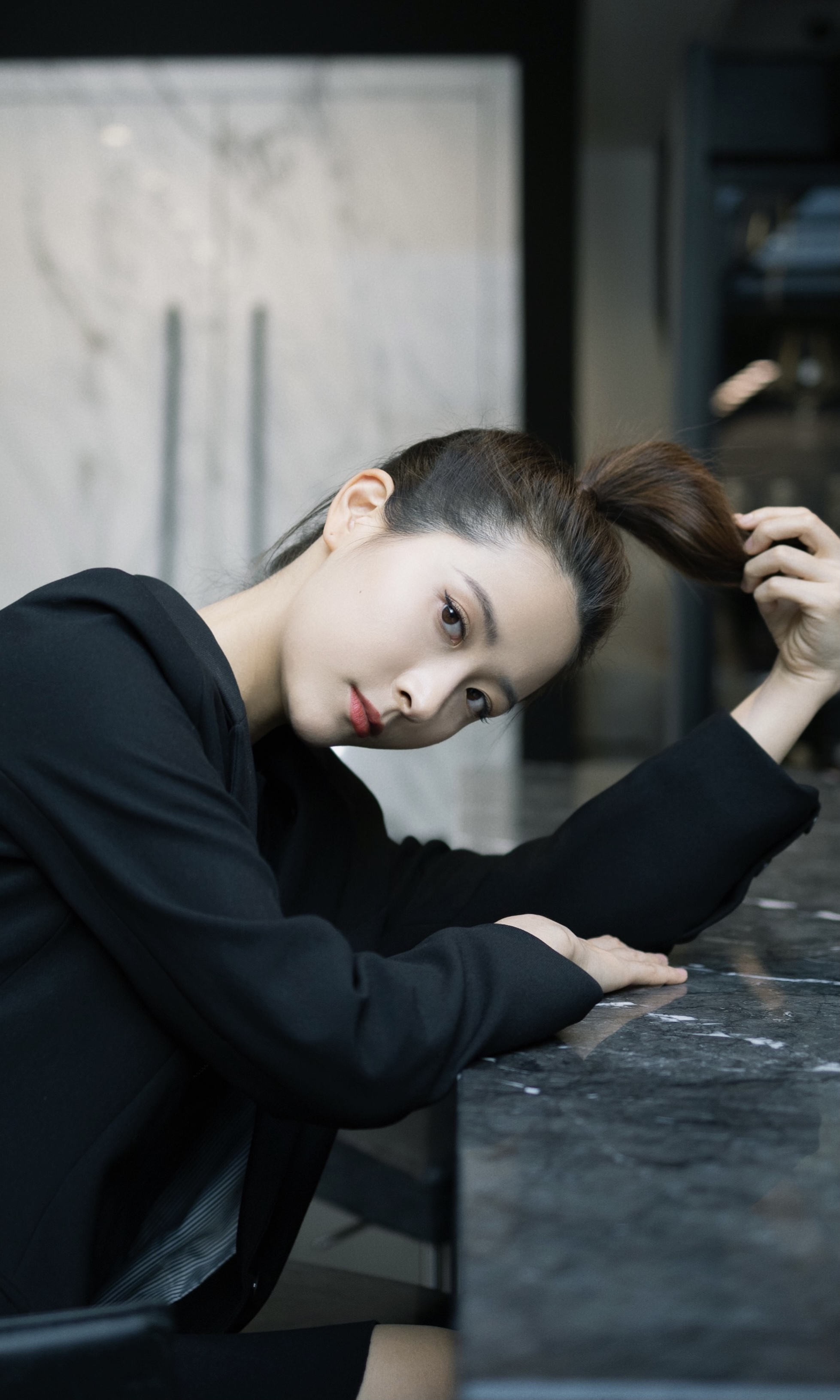  p>张艺,1994年11月22日出生,毕业于北京现代音乐