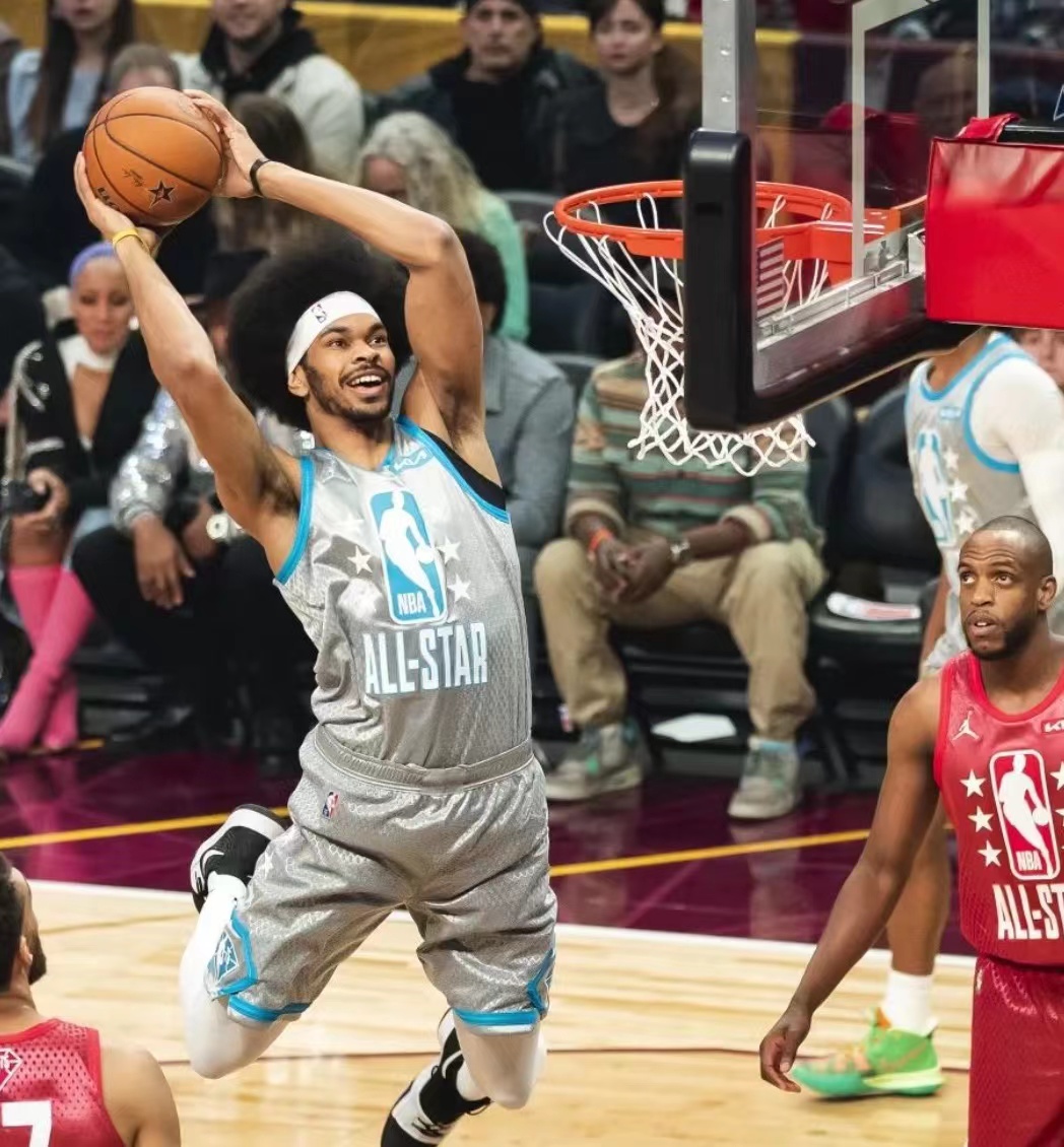  p data-id="gncn98p5pl">贾勒特·艾伦(jarrett allen),1998年4月21