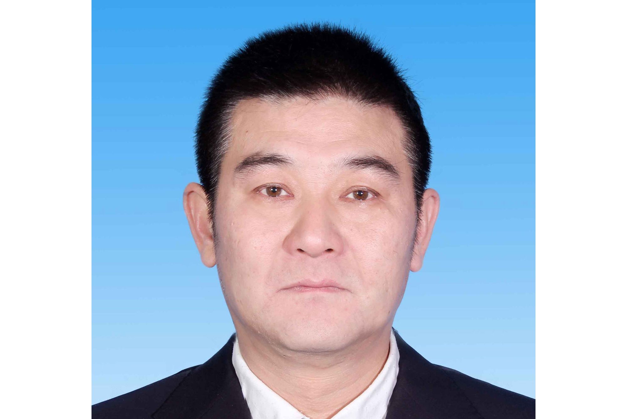  p>王慕华,1968年2月出生,男,汉族,山东梁山县人,1986年12月参加工作