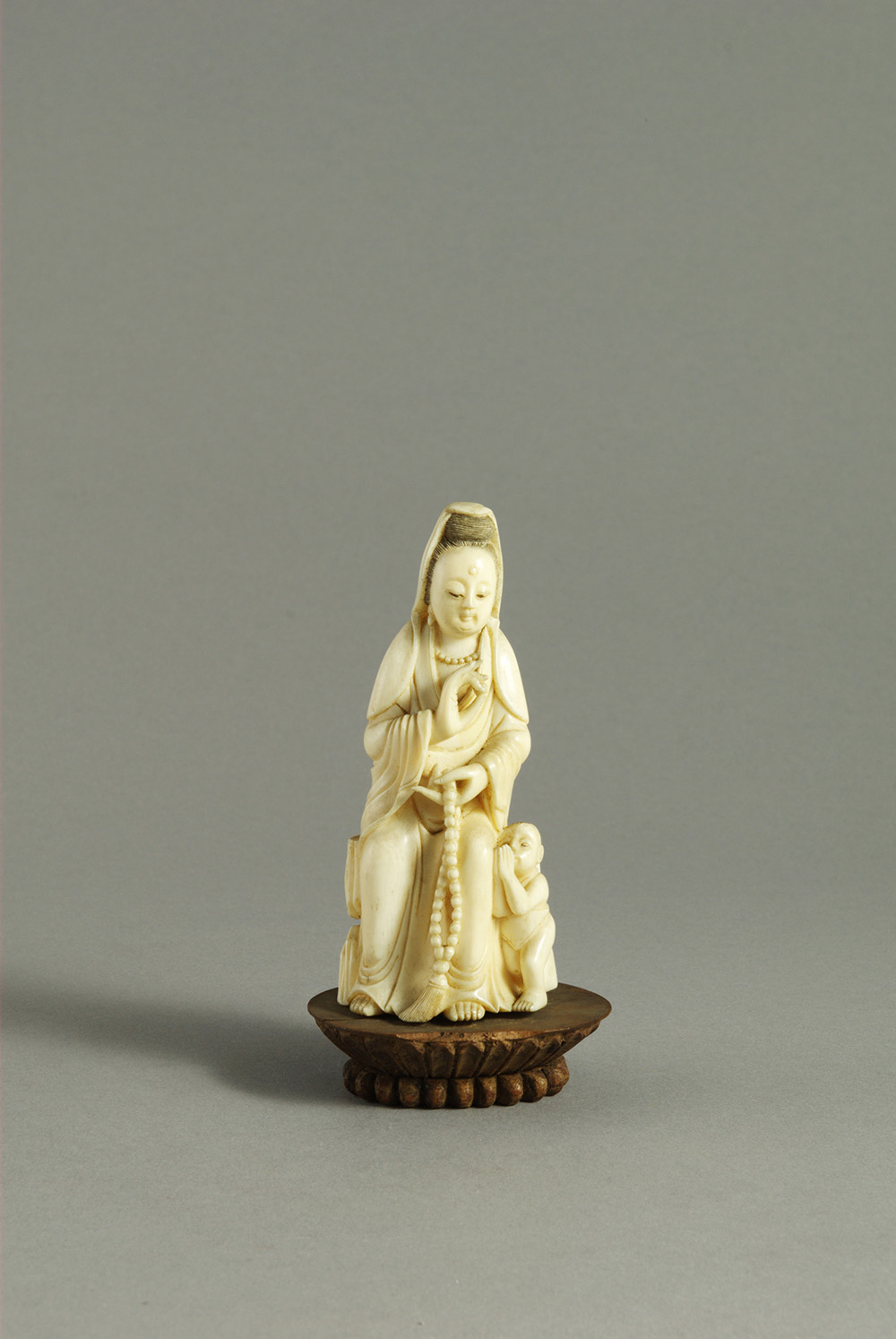 清乾隆雕象牙菩萨