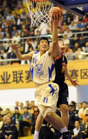  p data-id="gnvg76r98k">王晶,1978年6月1日出生,中国篮球运动员,场