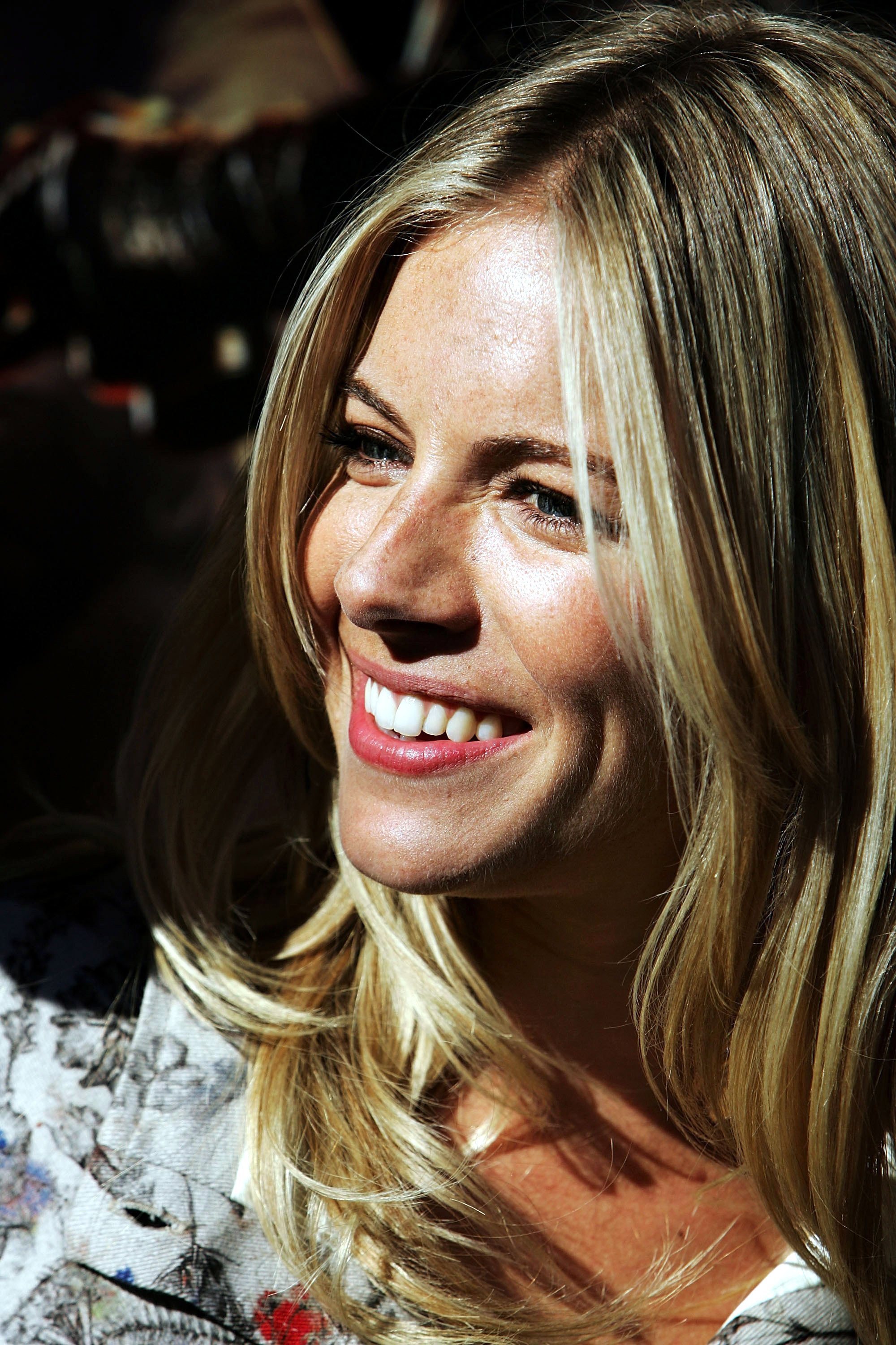  p>西耶娜·米勒(sienna miller),1981年12月28日出生于美国纽约,英美