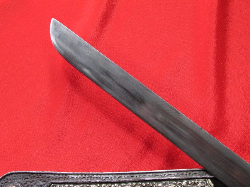  p>康巴藏刀系指四川西部甘孜州,西藏东部昌都地区出产的手工藏刀.