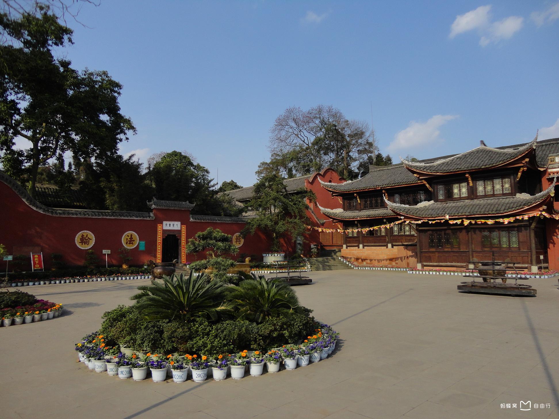  p>乌尤寺位于四川乐山市东岸,与 a href="#" data-lemmaid="40900">