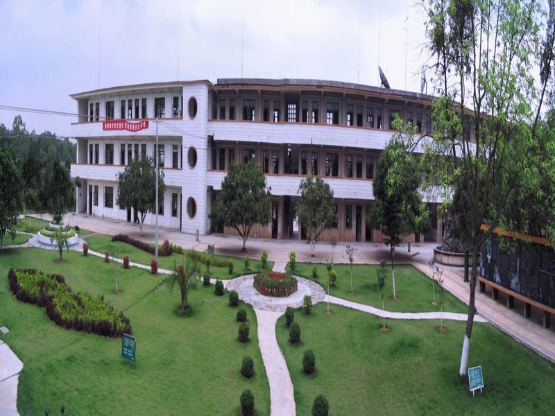  p data-id="gnwfzdm8kl">木格高中创建于1939年,至2014年已走过七十