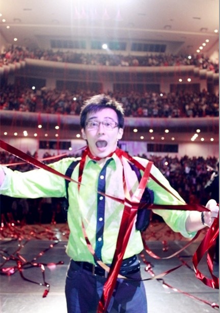  p>狄志杰,台湾屏风表演班成员,拥有丰富的舞台剧表演经验,长相清秀