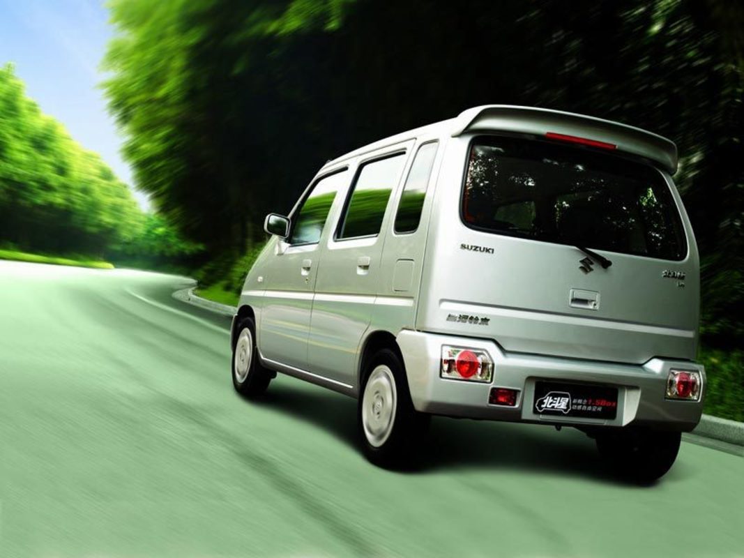  p>铃木北斗星是日本铃木公司推出的汽车品牌. /p>