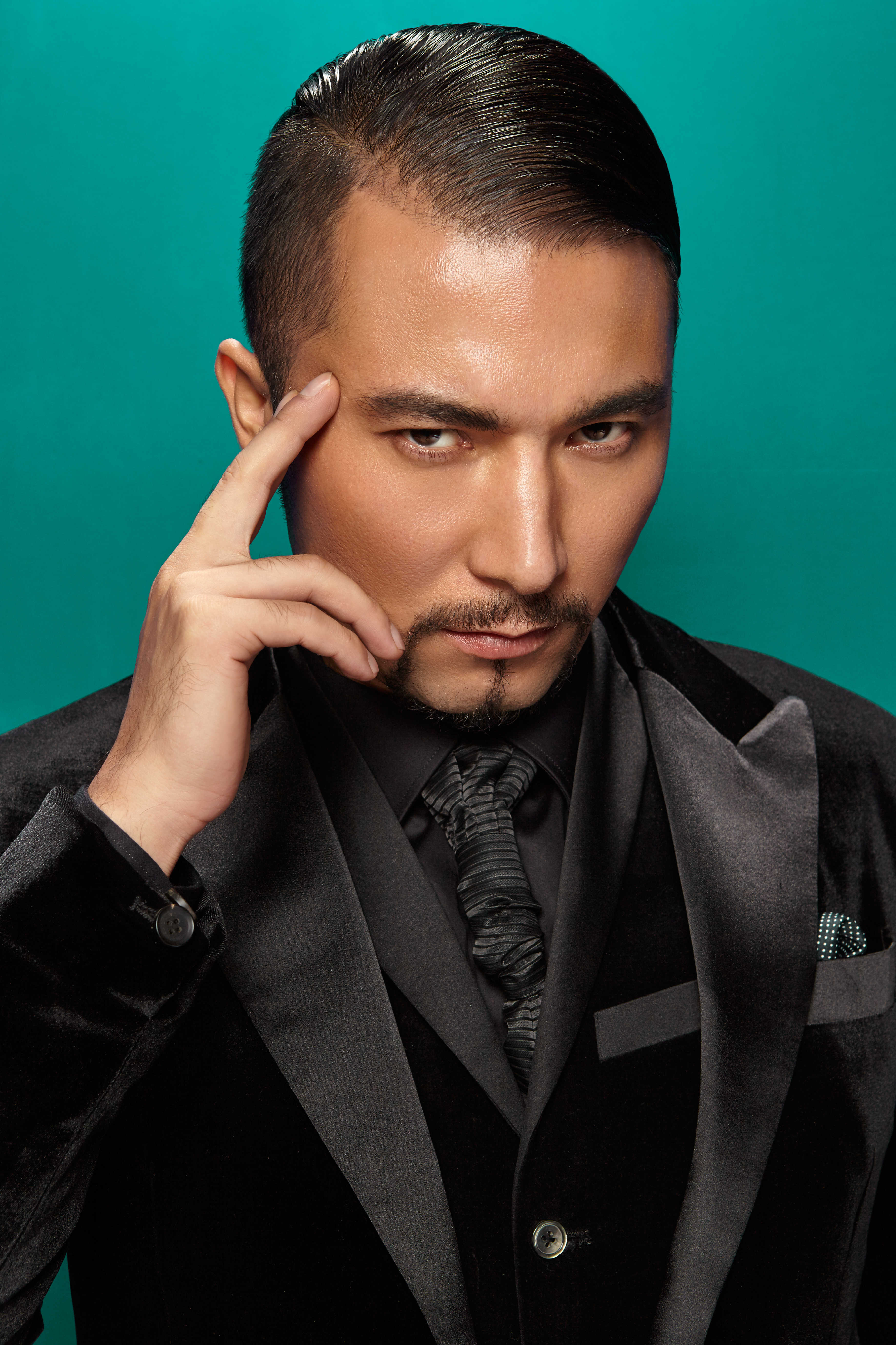 艾克拜尔·黑血