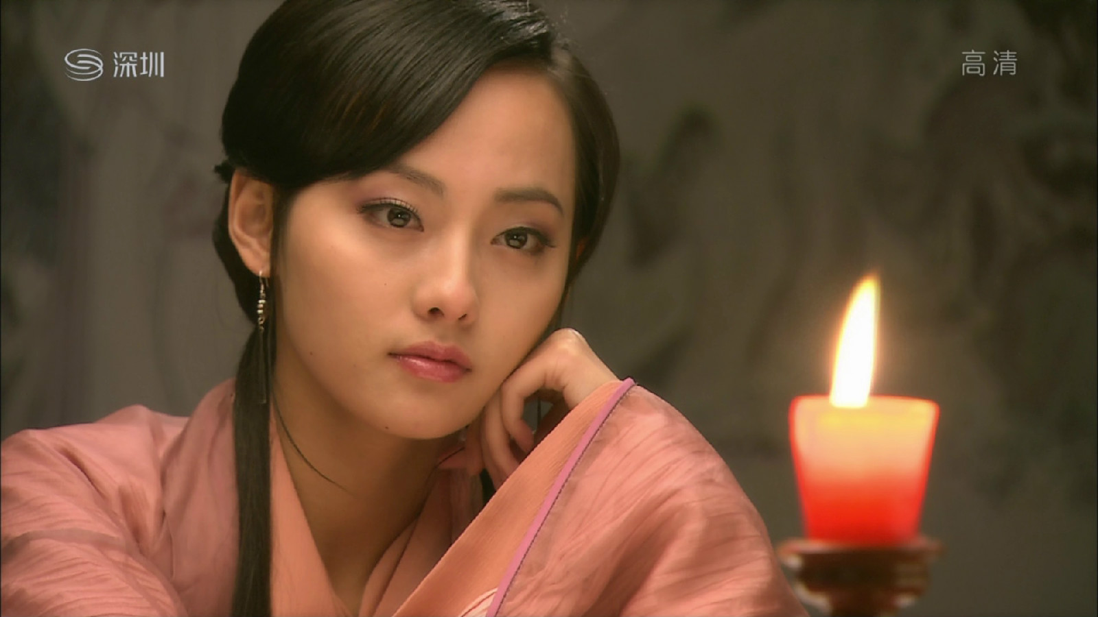 女,是在电视剧《 a target="_blank" href="/item/天师钟馗/27114"