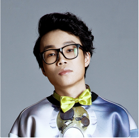  p>小贱(谭冰尧),本名谭海波,1991年8月17日出生于广东省 a target="