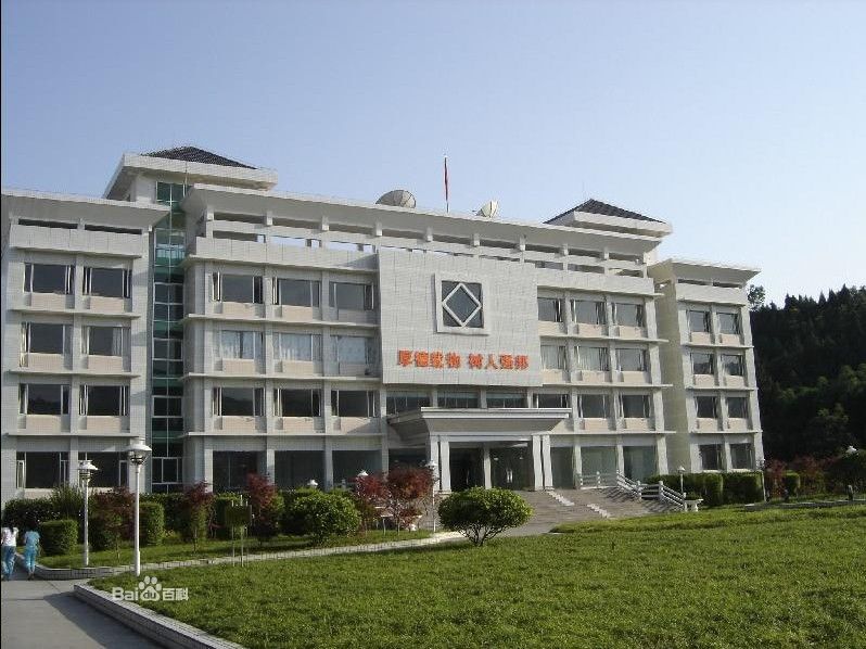 巴中中学龙湖校区