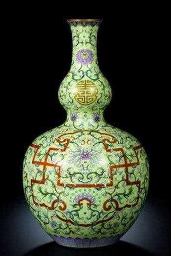 中国清代 乾隆年製款 藍釉金彩 葫蘆形賞瓶（荷花・寿字吉祥紋）中国古陶磁骨董品 清乾隆浅黄地洋彩锦上添花万寿连延图长颈葫芦瓶_百度百科