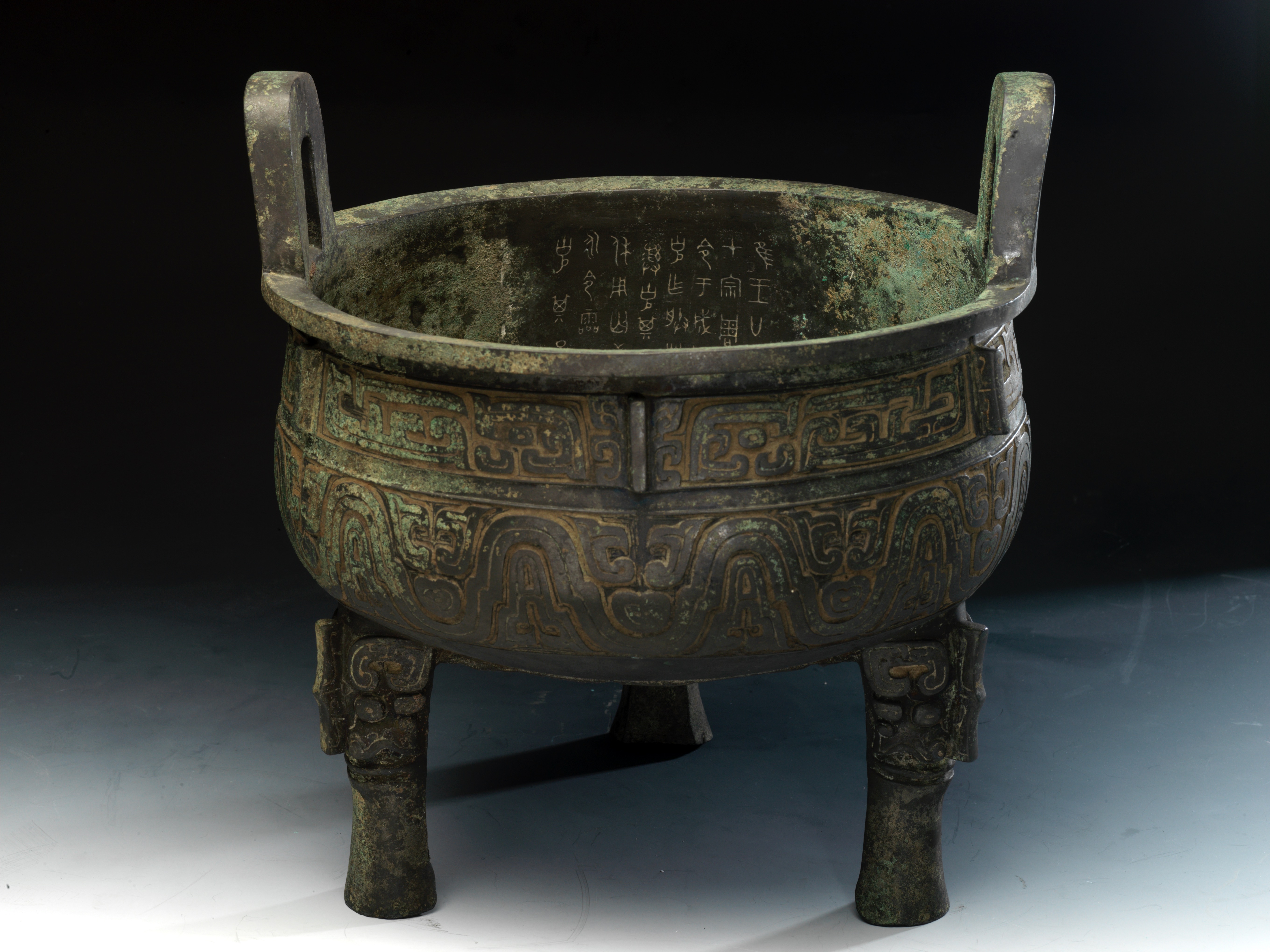  p>西周克鼎是西周时期的一件青铜器,现收藏于天津博物馆. /p>