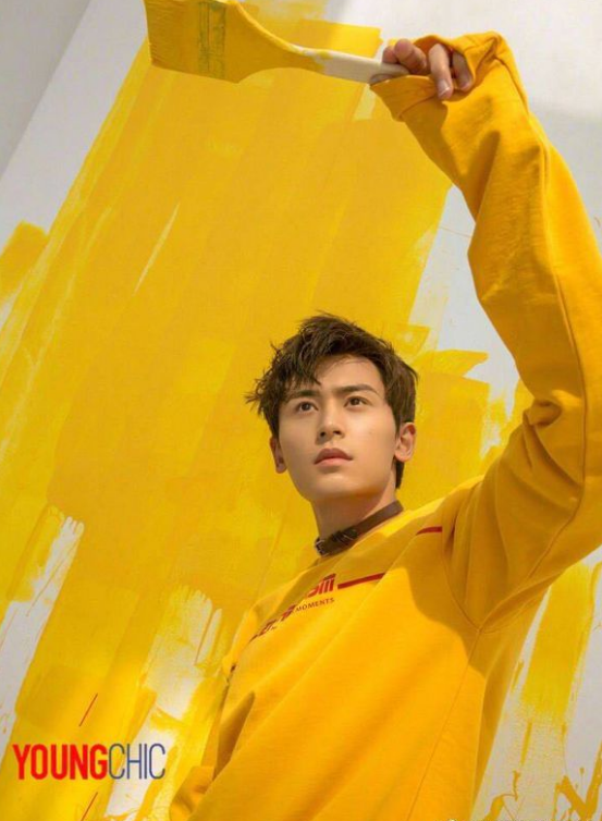  p>张哲瀚,1991年5月11日出生于江西省新余市,中国内地影视男演员