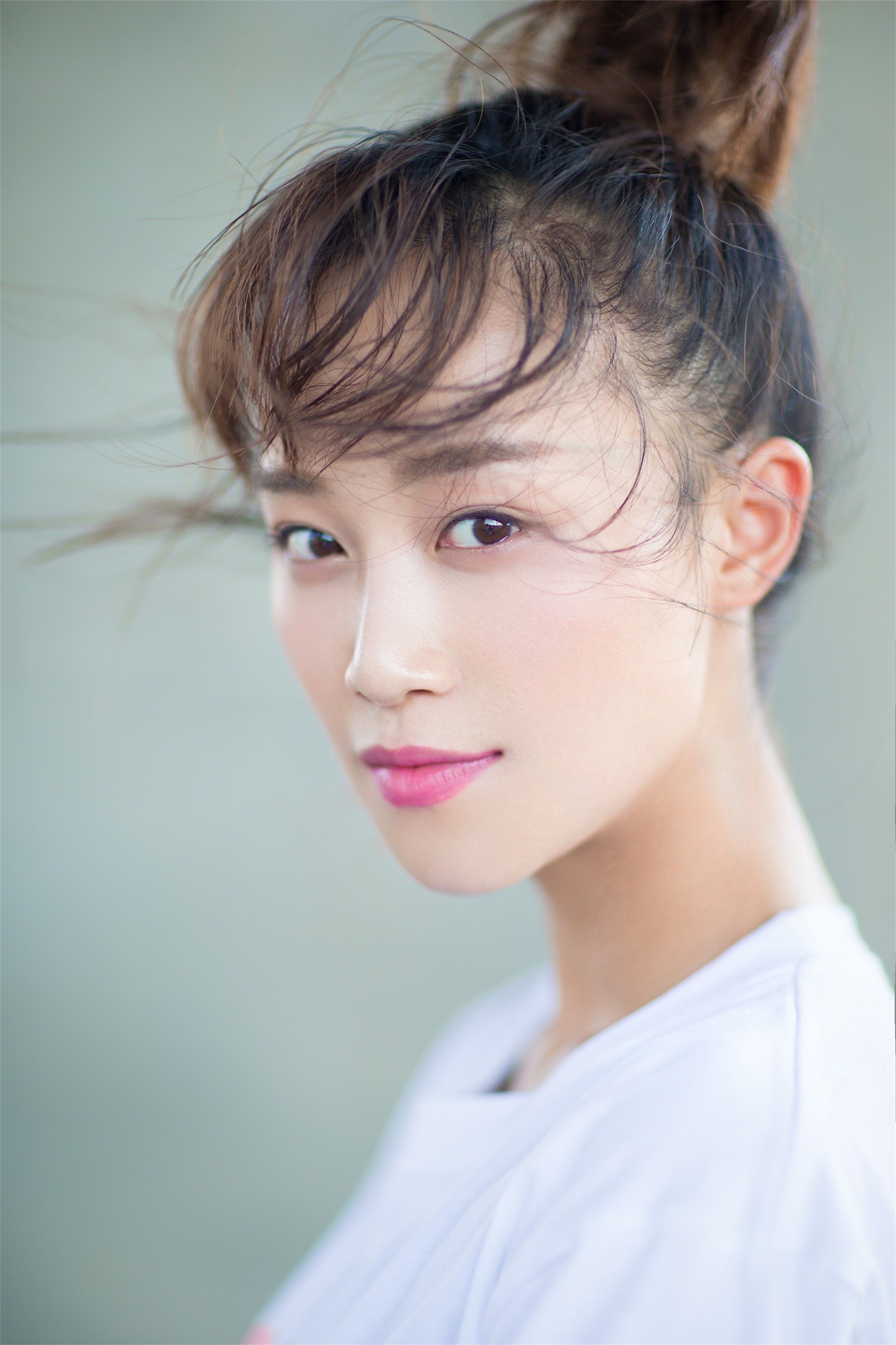 毕业于中央戏剧学院08级表演系本科班,中国内地影视女演员