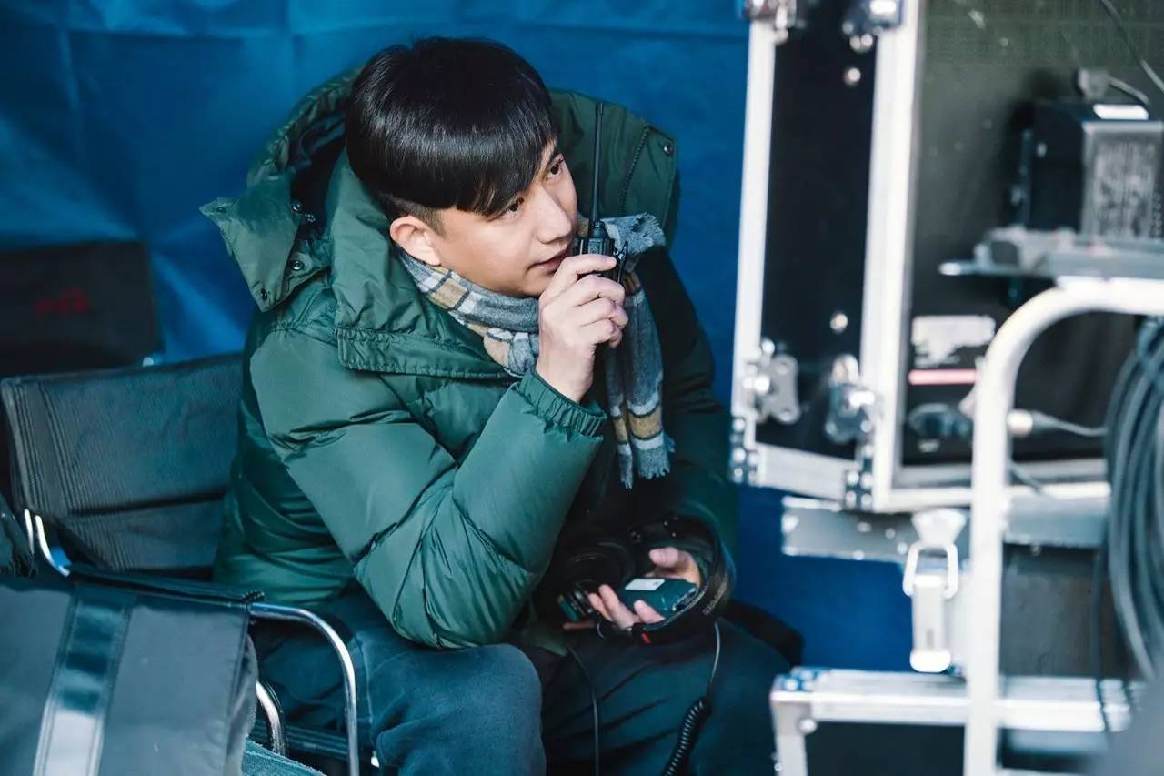 黄磊够拼的，为拍这部电影，请来了退出娱乐圈8年的老婆大人_百科TA说