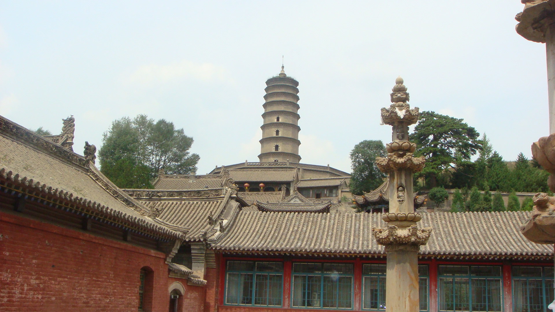 p data-id="gnbj46twfn">尊胜寺,位于山西省五台县茹村乡北湾子村