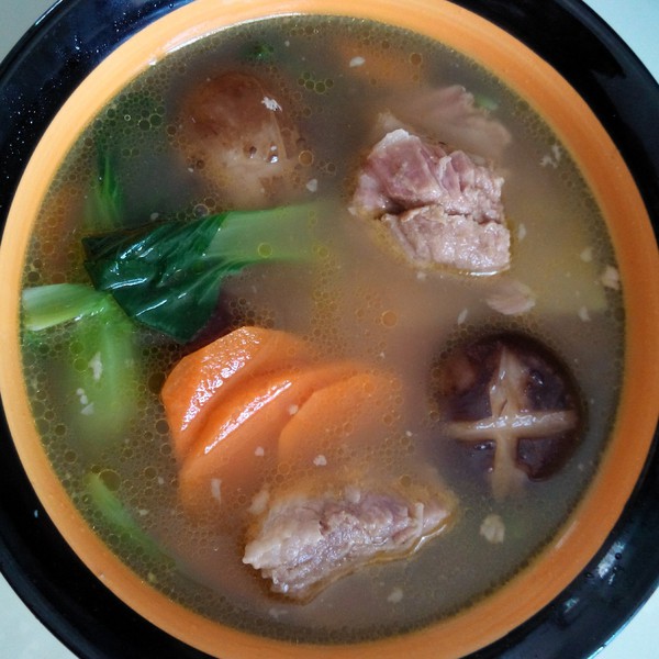 香菇胡萝卜排骨汤