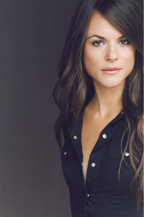  p>莎拉·巴特勒 i>(sarah butler ) /i>,1986年2月11日出生于美国 a